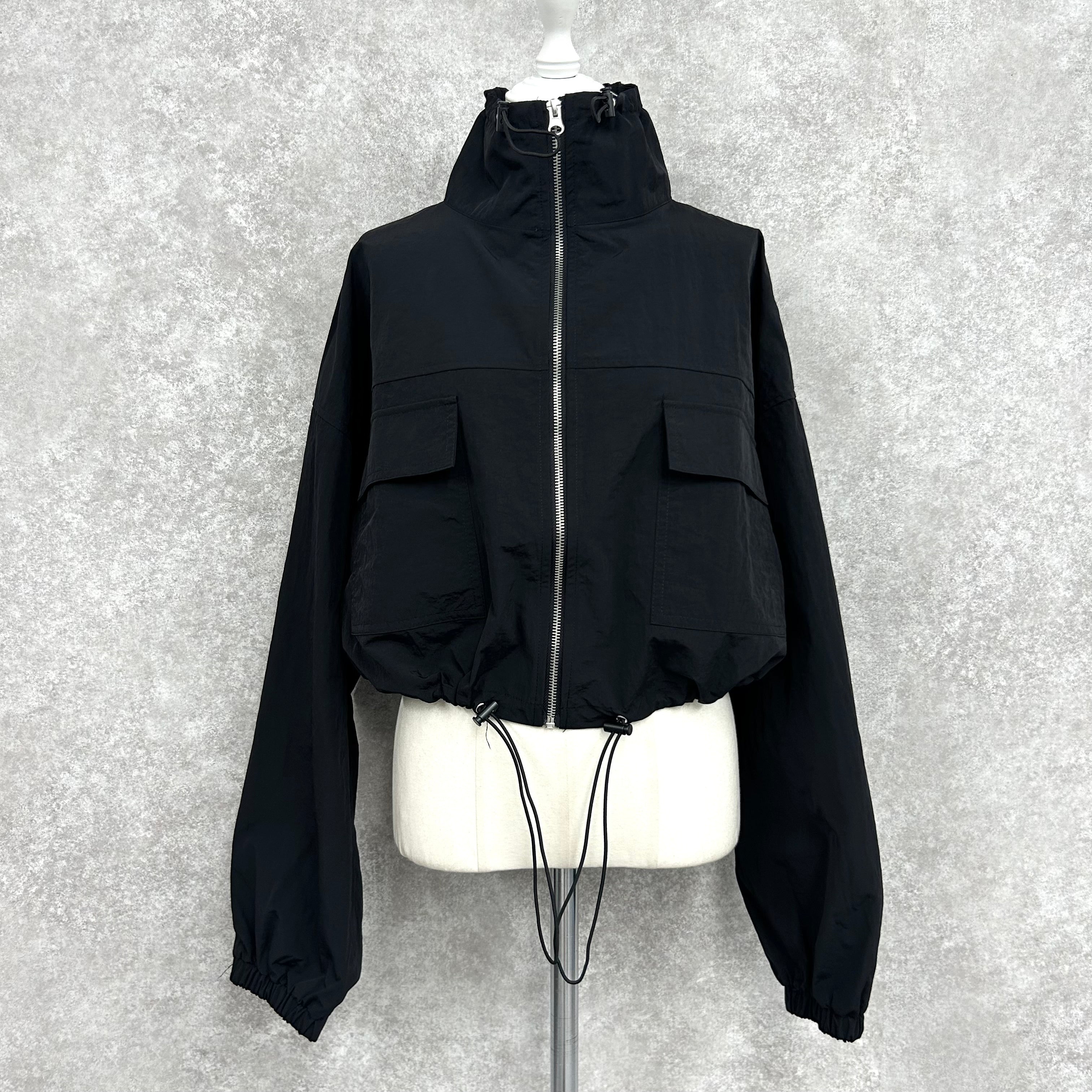 ナイロンショートブルゾン  -クロ-　※5/14~5/20頃より順次発送