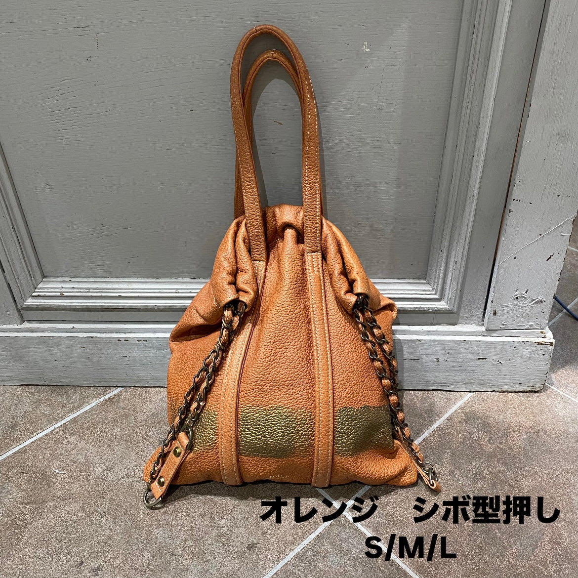 ⚠️予約【M.U.L.】トラストート シボ型押し/ゴールドライン/マットゴールドチェーン -オレンジ-　※R7. 6月末納品予定