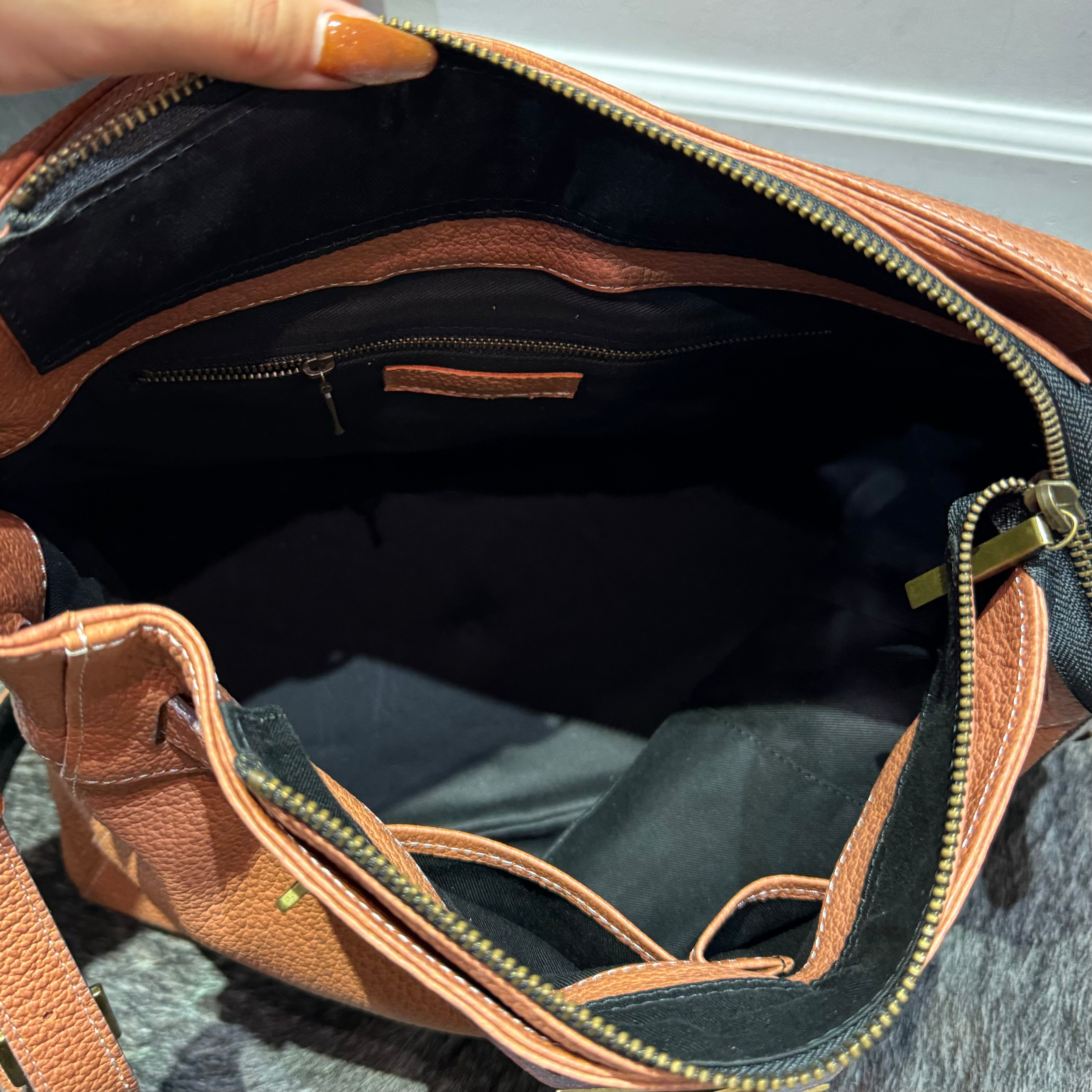 ⚠️予約【M.U.L.】stud series ワンハンドル2wayショルダー  シボ型押し　マットゴールド金具　-オレンジ-  ※キーストラップは別売りになります。　※R7. 6月末納品予定