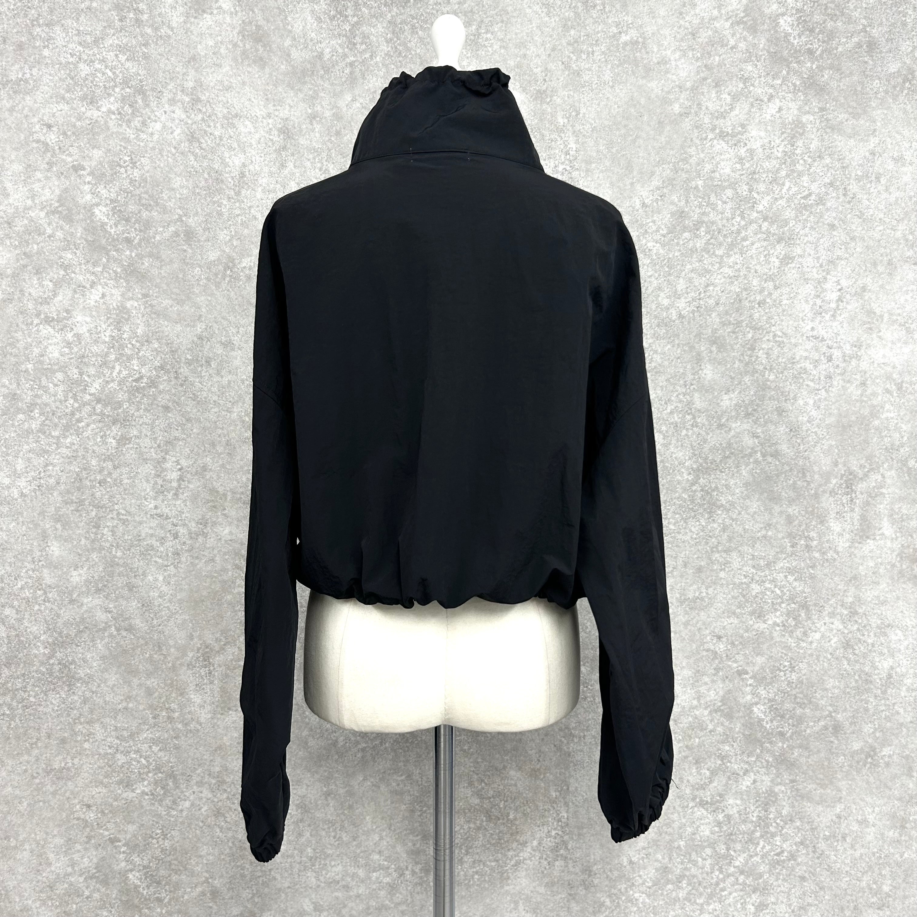 ナイロンショートブルゾン  -クロ-　※5/14~5/20頃より順次発送