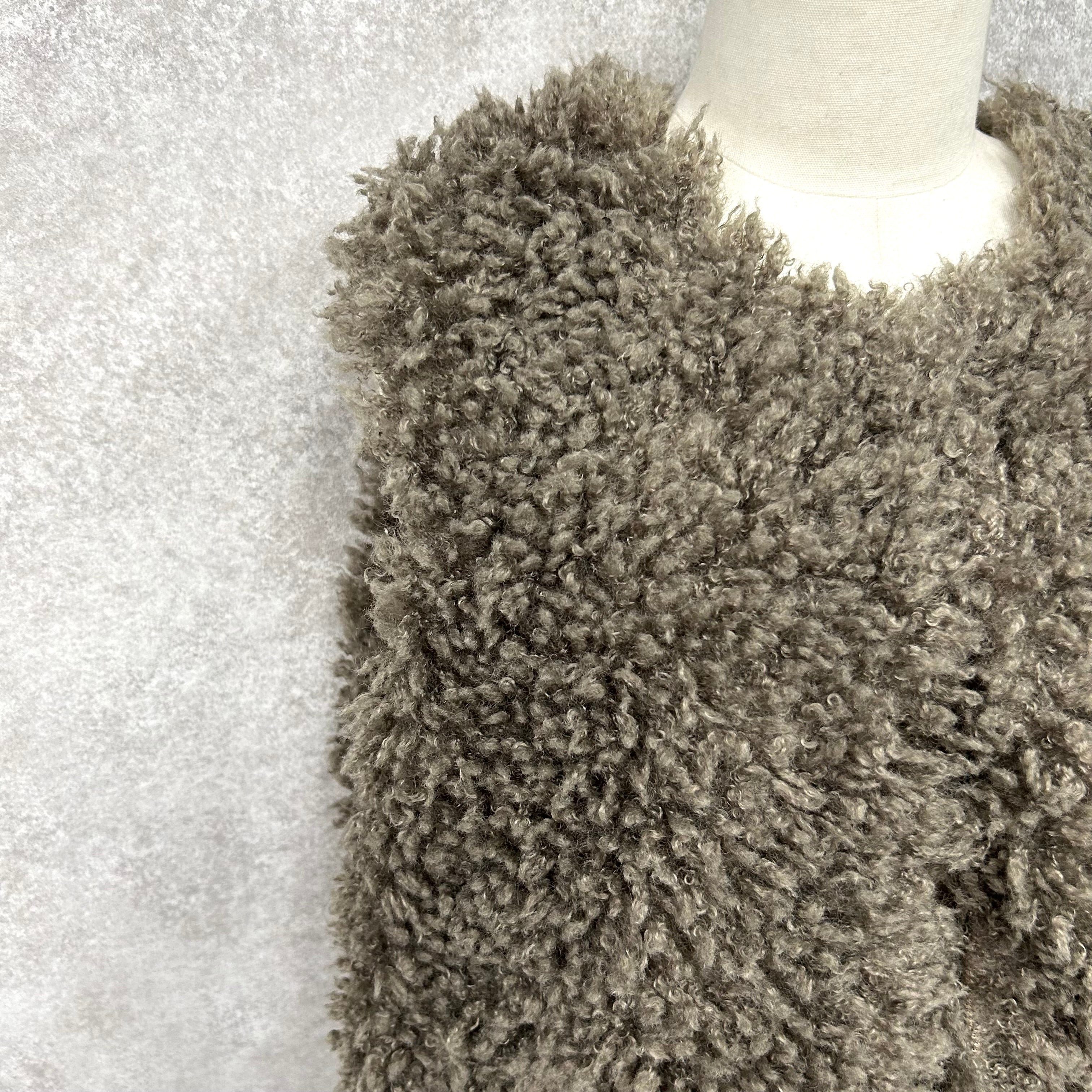 プードルファーベスト  -グレージュ-　※2/12〜17頃より順次発送