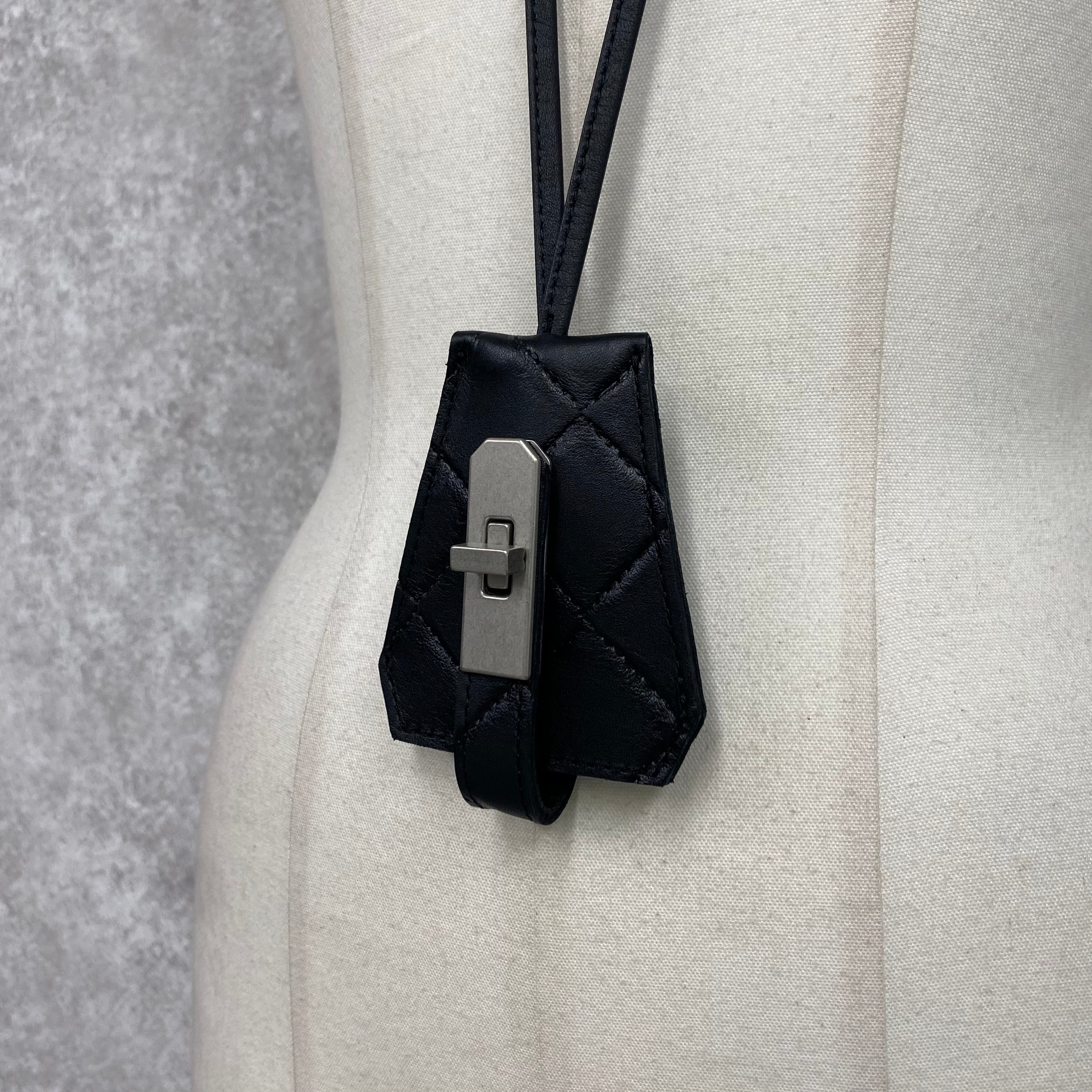 【MUL097】レザーキーネックレス キルティング型押し　-ブラック-　ラインなし　※7/2〜7/12より事務所から順次発送予定