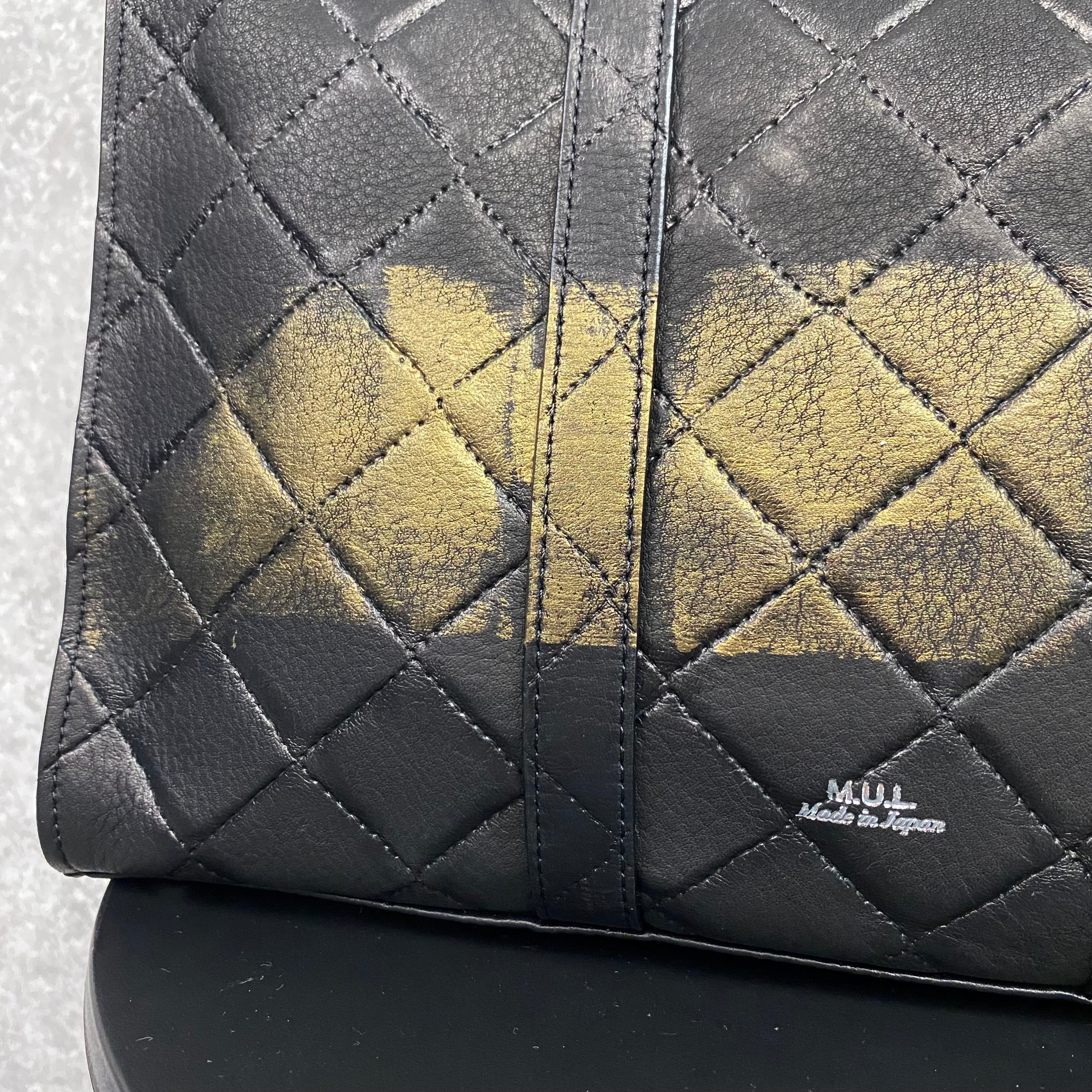 【MUL041-GL-2】スクエアトートS  キルティング型押し(ブラック) ゴールド横ライン　※10/29〜11/2より順次配送