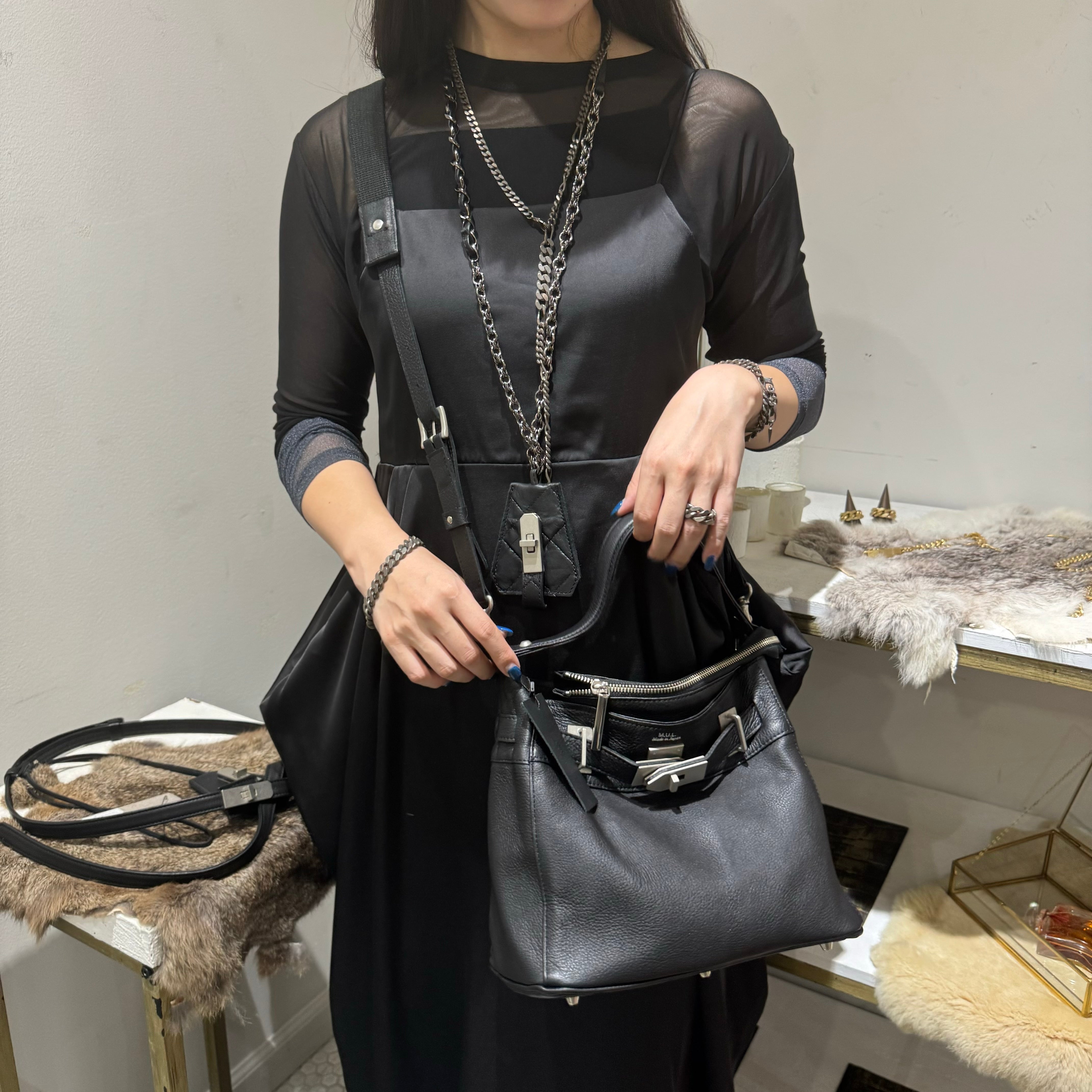 ⚠️予約【M.U.L.】ワンハンドル2wayショルダー　シボ型押し　マットシルバー金具　-ブラック-  ※キーストラップは別売りになります。　※R7. 6月末納品予定