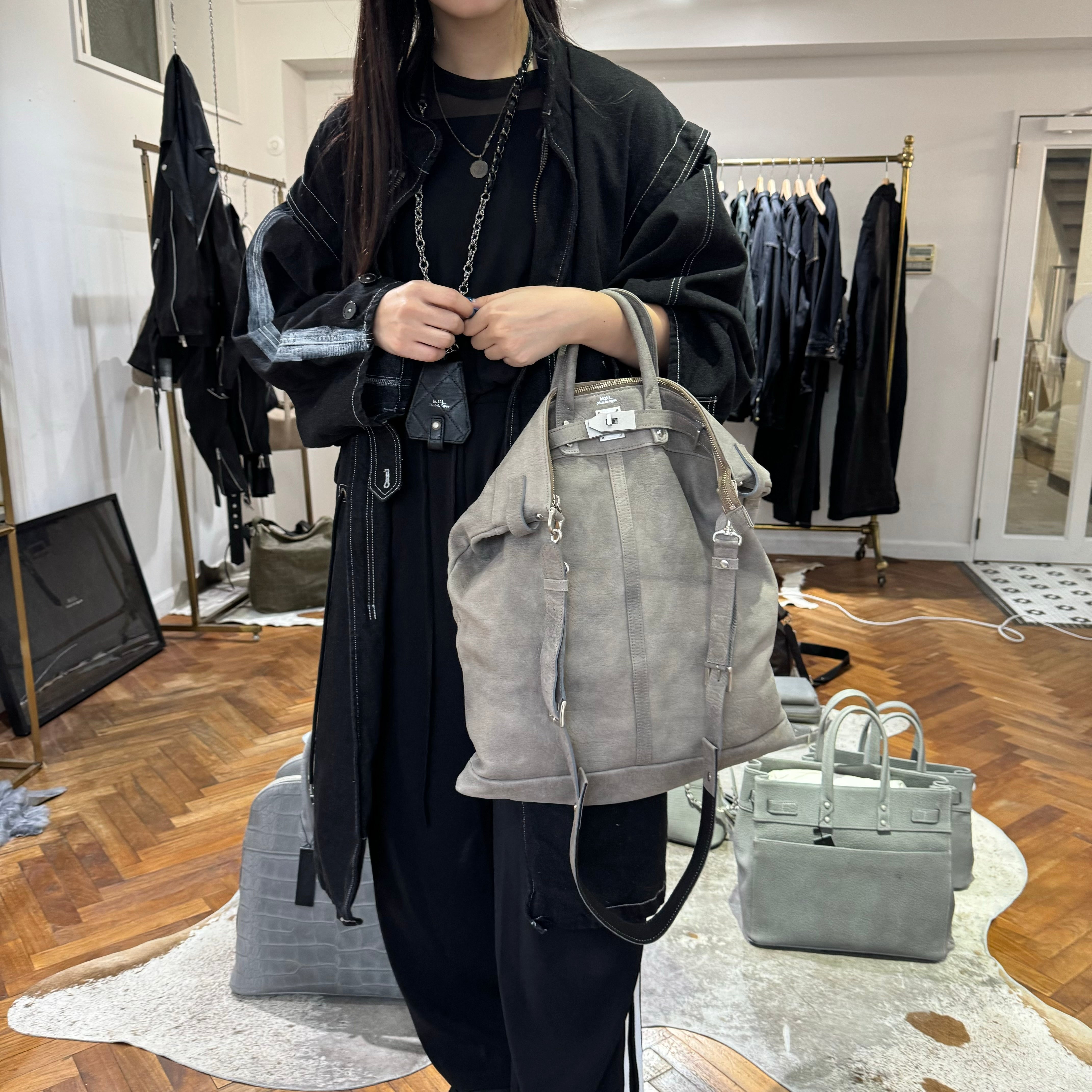 ⚠️予約【M.U.L.】stud series ヘルメットバック　-エンボス グレージュ-  　※R7. 6月末納品予定