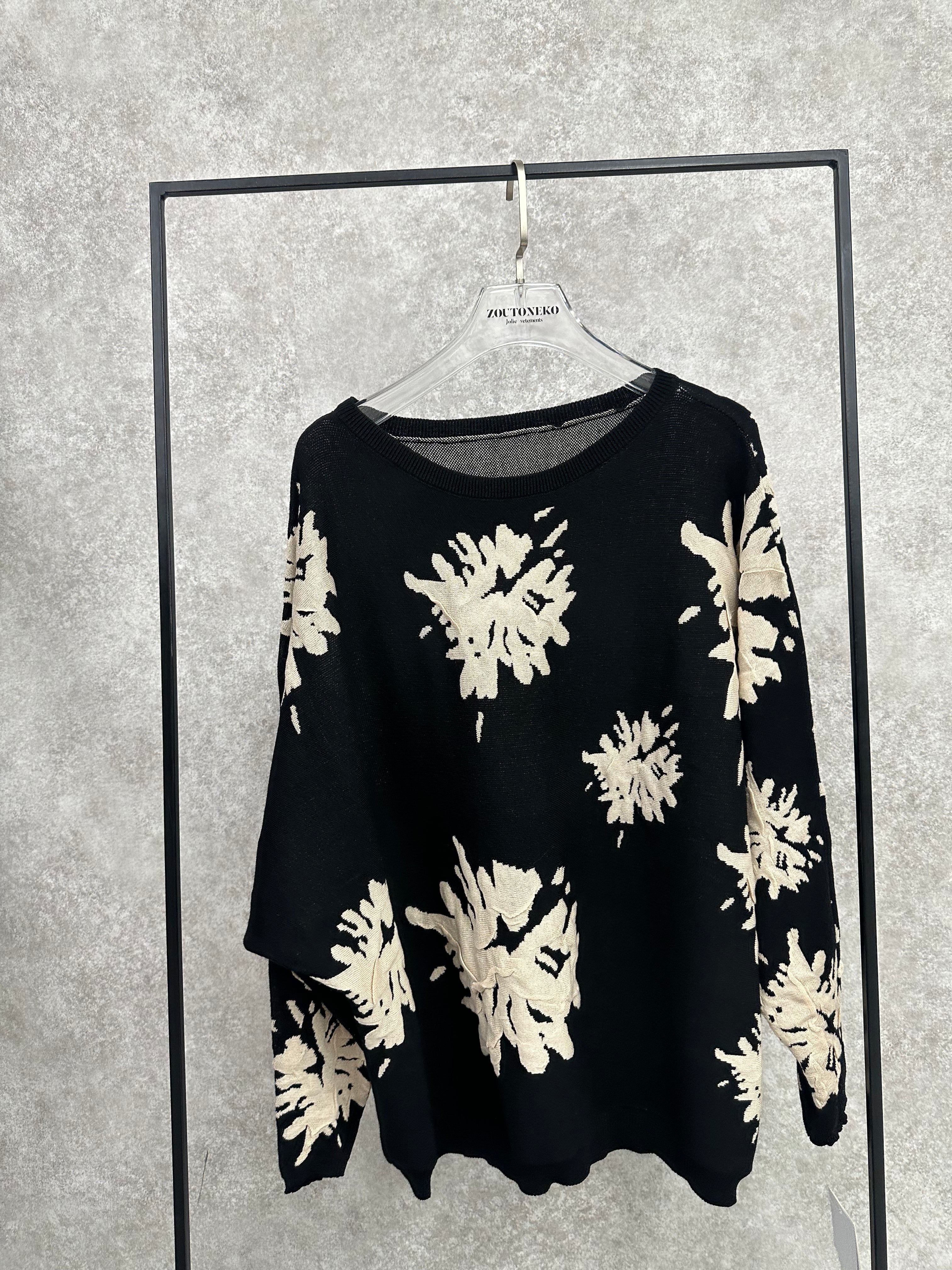 お花ニット -ブラック-　※10/29-11/4頃より順次発送　※ハンガー納品