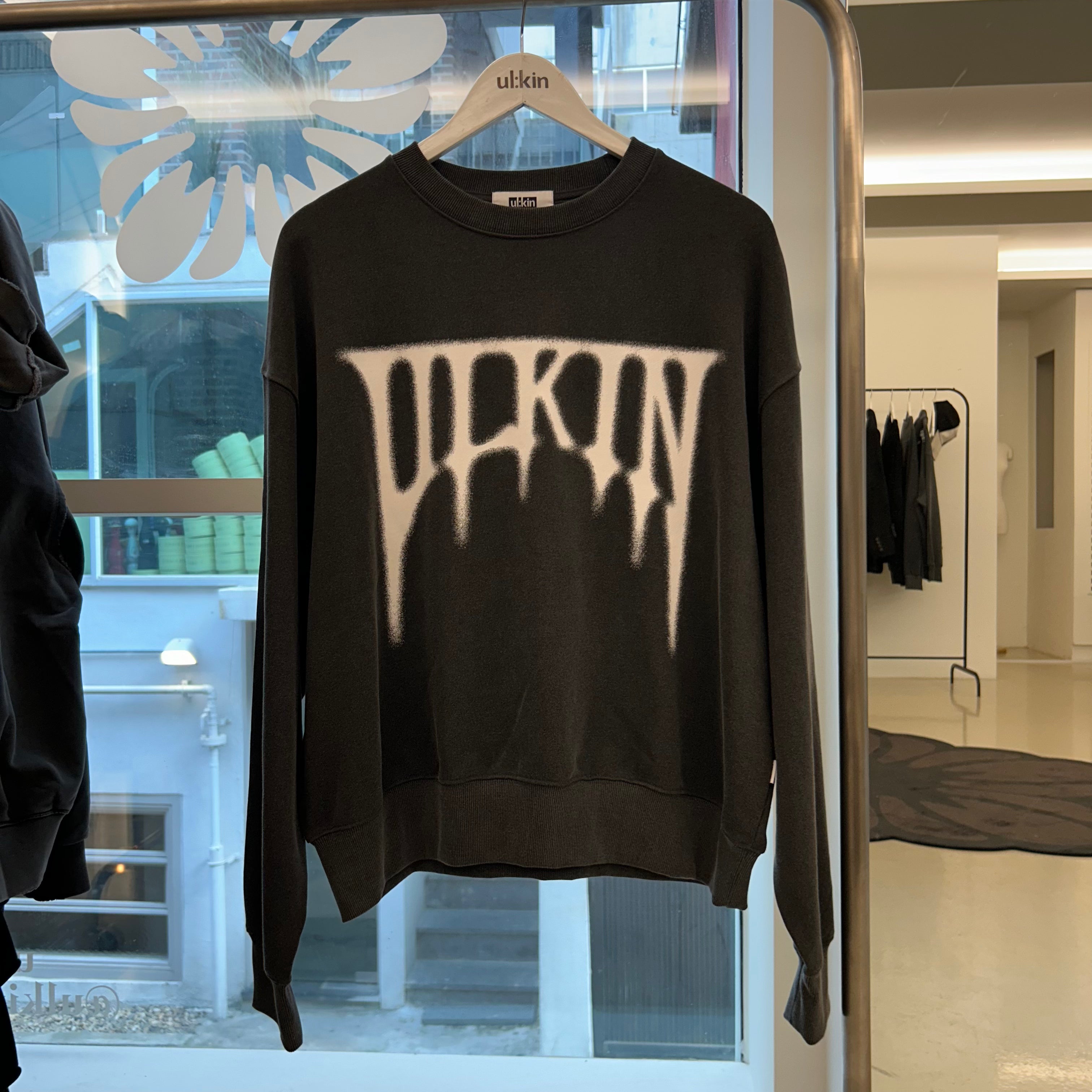 ※予約商品【ULKIN】ULKIN Smudging Skull Graphic T-shirt　※12月頃より順次配送予定