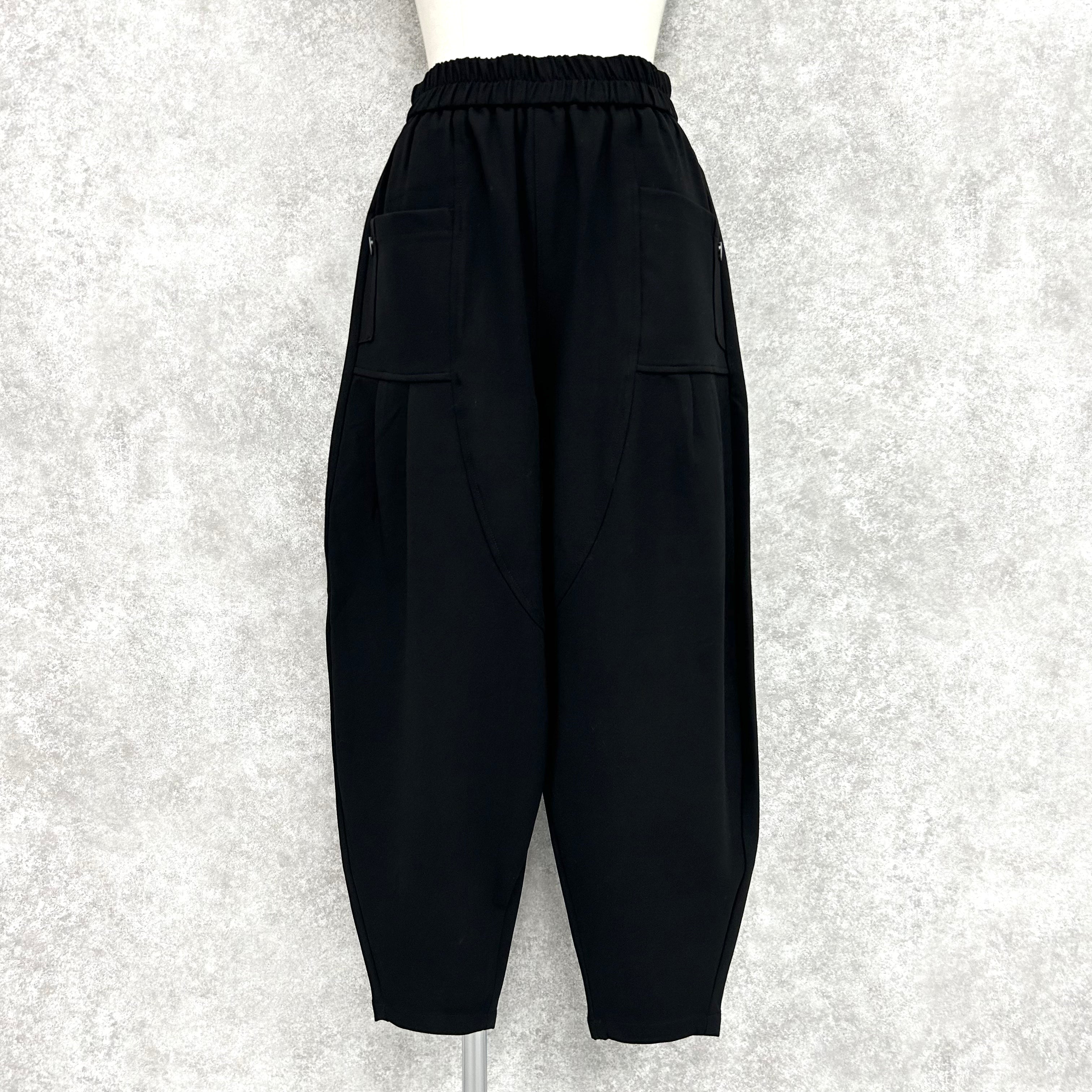 テーパードパンツ　-ブラック-　※10/15-21頃より順次配送予定