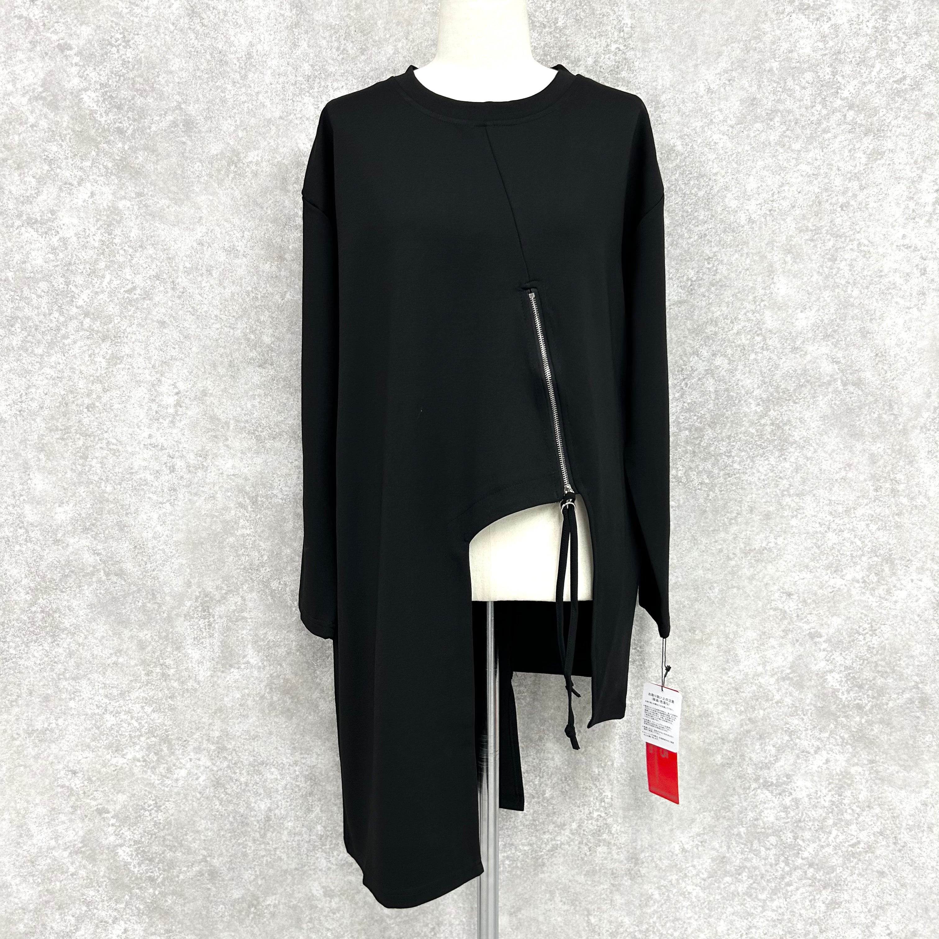 変形ジップデザイントップス　-ブラック-　※10/15-21頃より順次配送予定