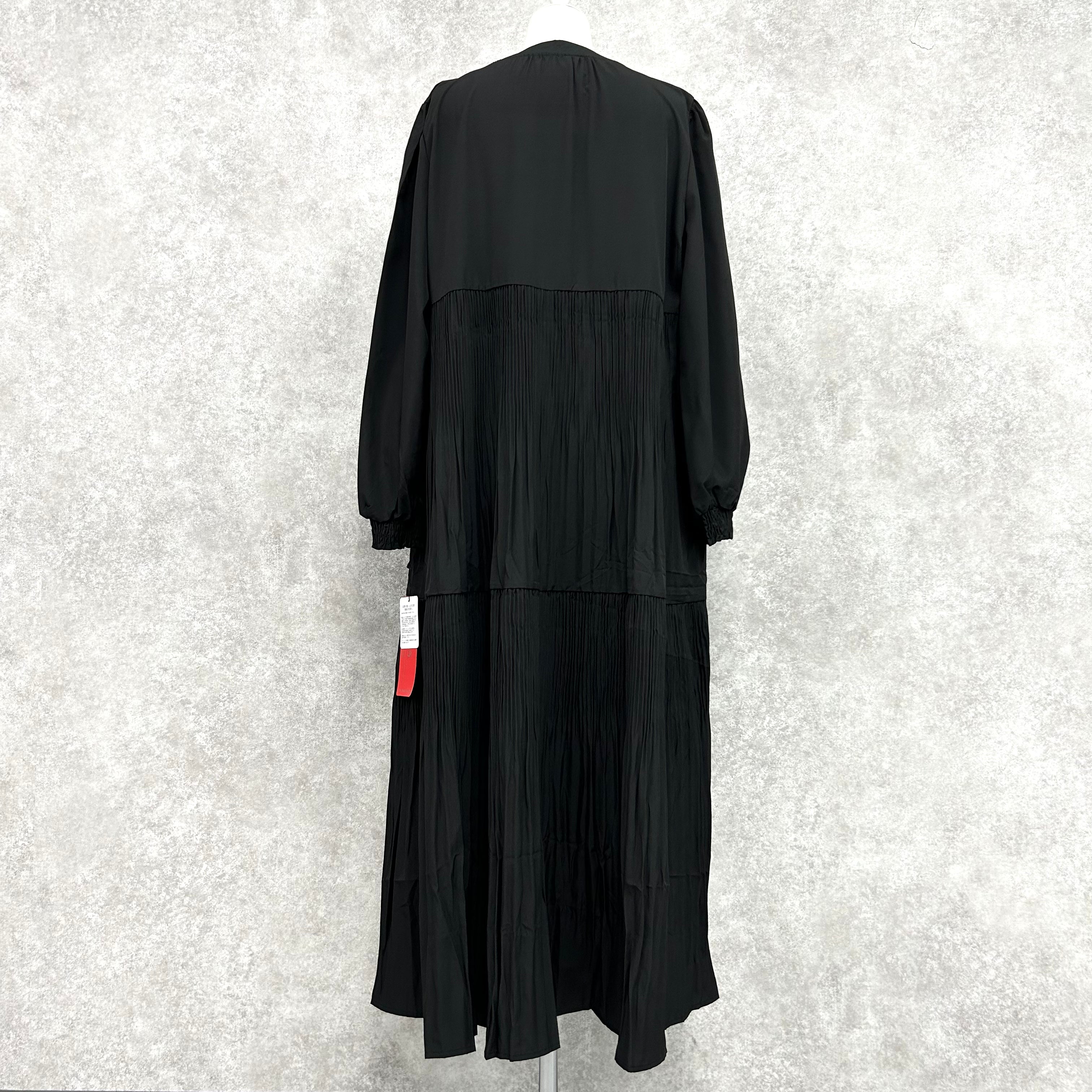 プリーツティアードワンピース　-ブラック-　※10/15-21頃より順次配送予定