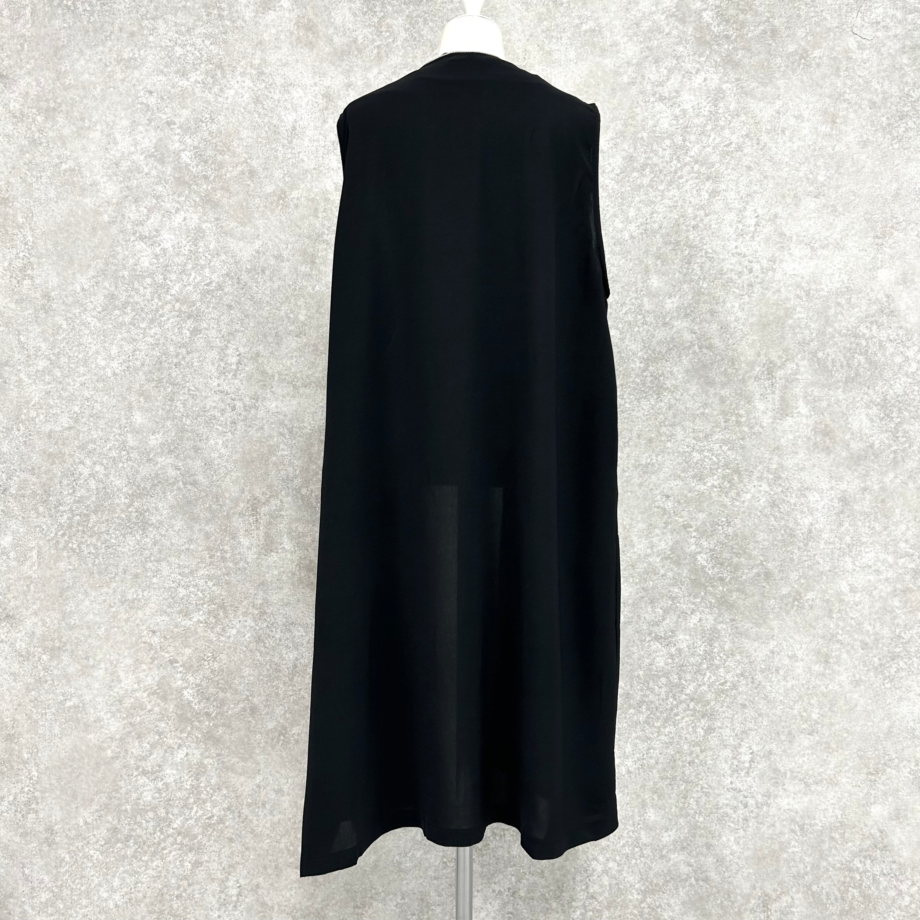 スタッズ付きロングベスト　-ブラック-　※10/15-21頃より順次配送予定