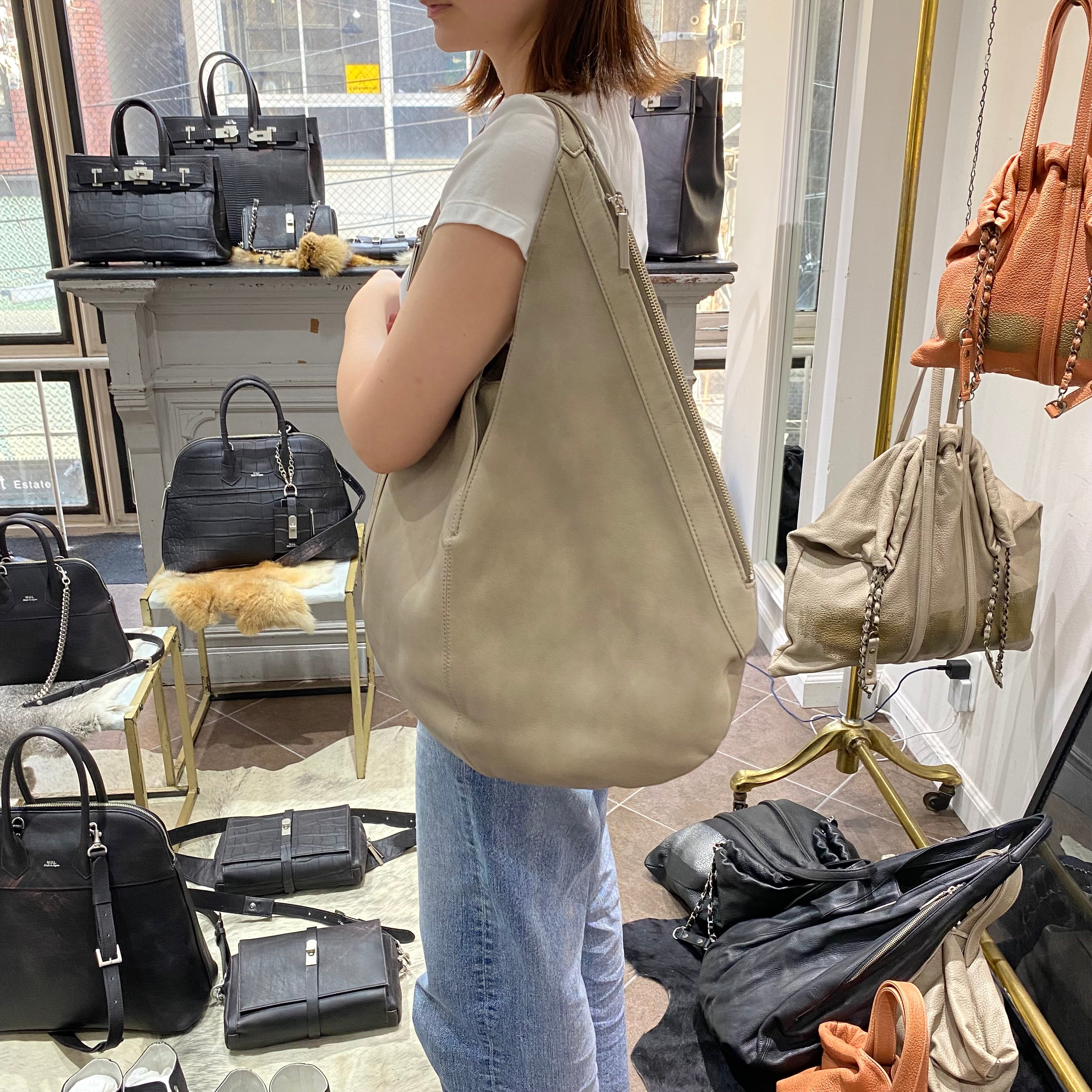 ⚠️予約【MUL101-502009】バーティカルトート -グレージュ-　※R7. 6月末納品予定