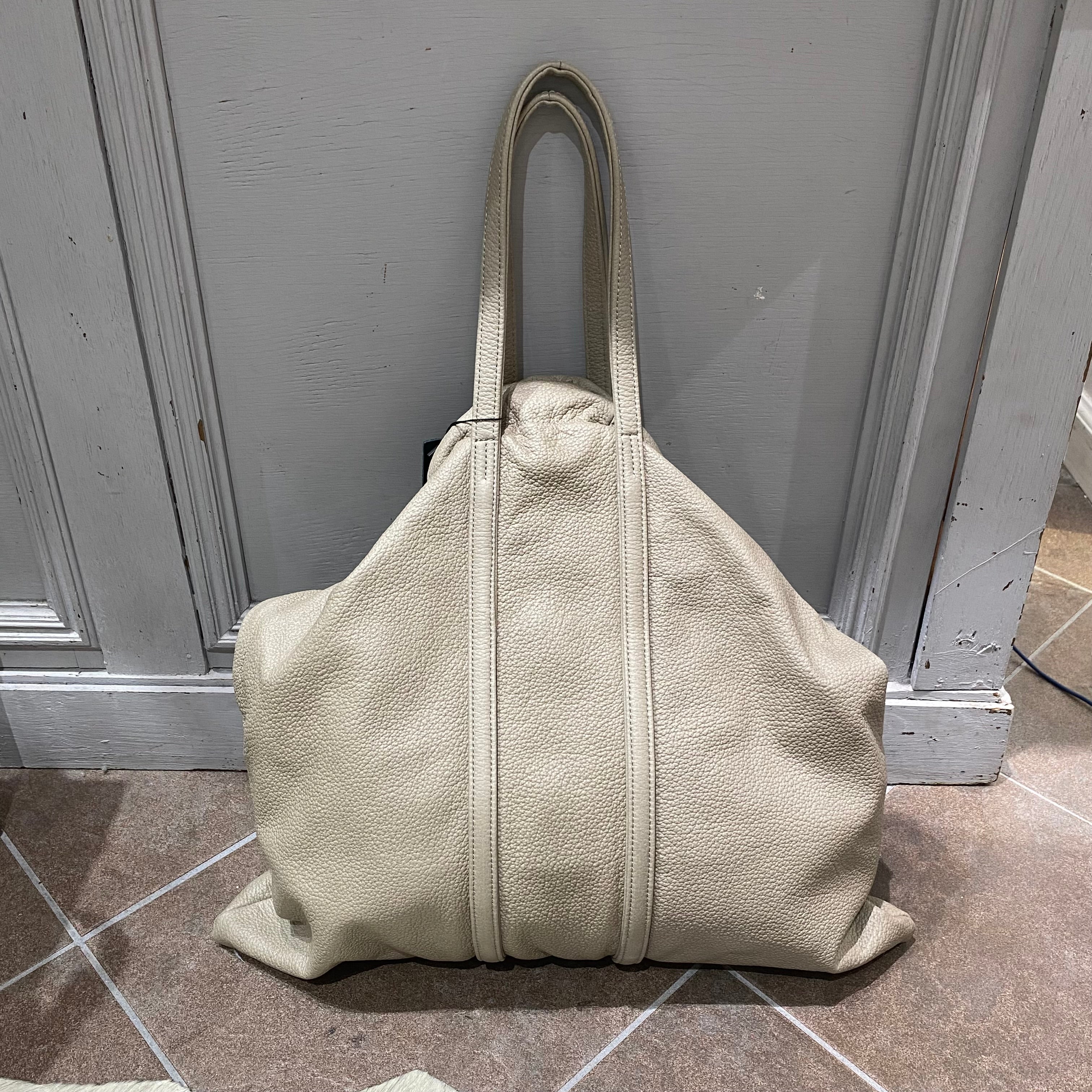 ⚠️予約【M.U.L.】トラストート シボ型押し/ゴールドライン/マットゴールドチェーン -グレージュ-　※R7. 6月末納品予定