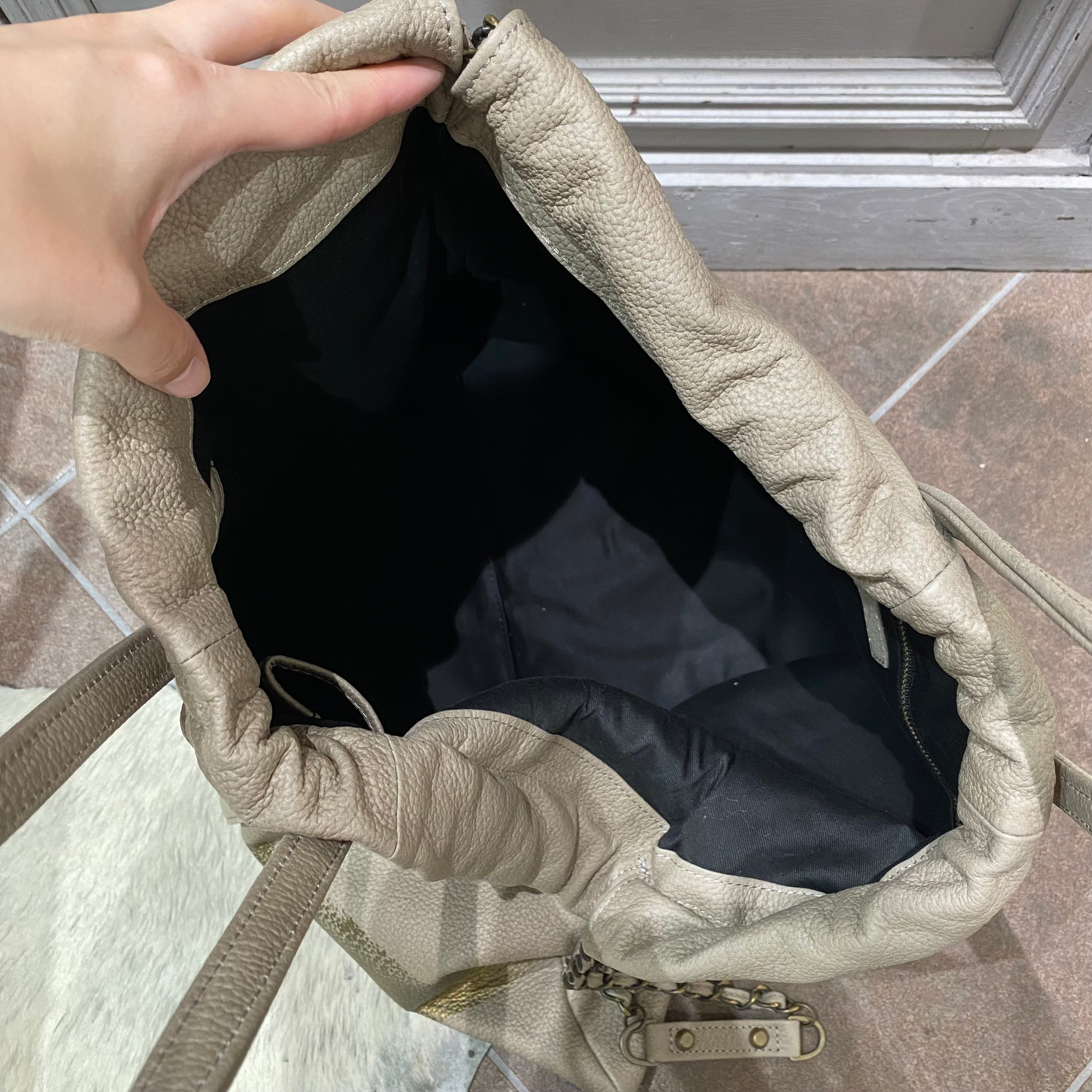 ⚠️予約【M.U.L.】トラストート シボ型押し/ゴールドライン/マットゴールドチェーン -グレージュ-　※R7. 6月末納品予定