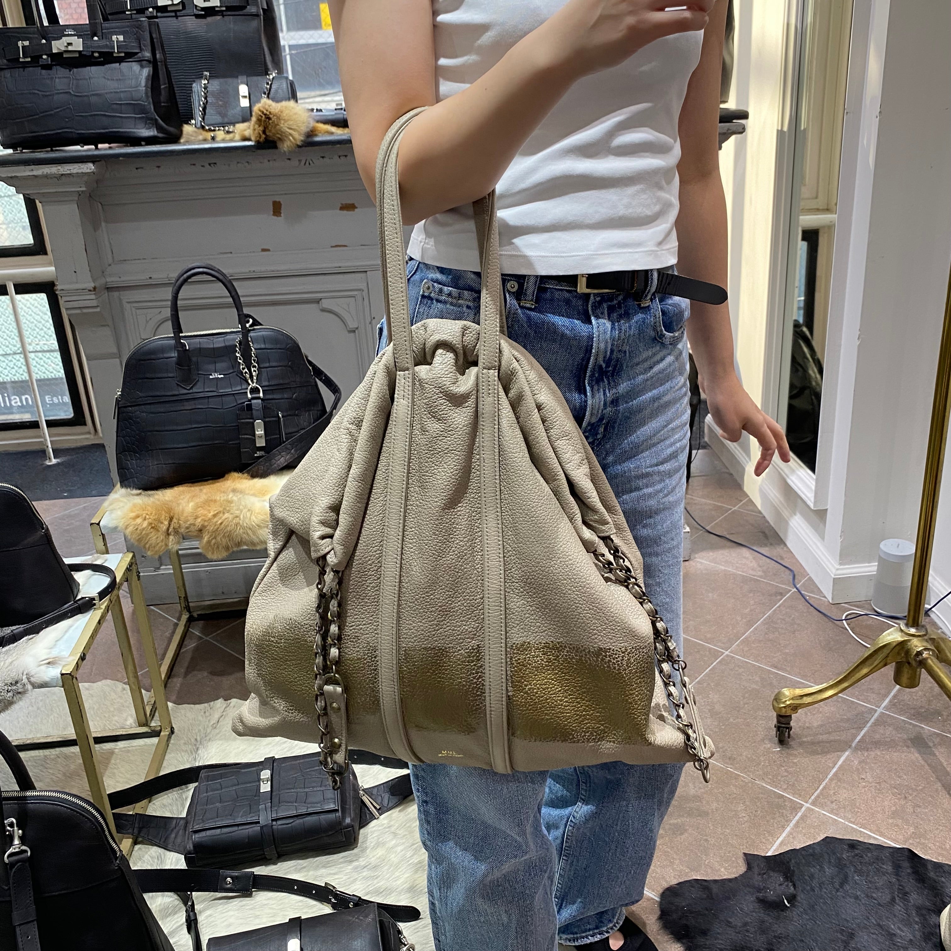 ⚠️予約【M.U.L.】トラストート シボ型押し/ゴールドライン/マットゴールドチェーン -グレージュ-　※R7. 6月末納品予定