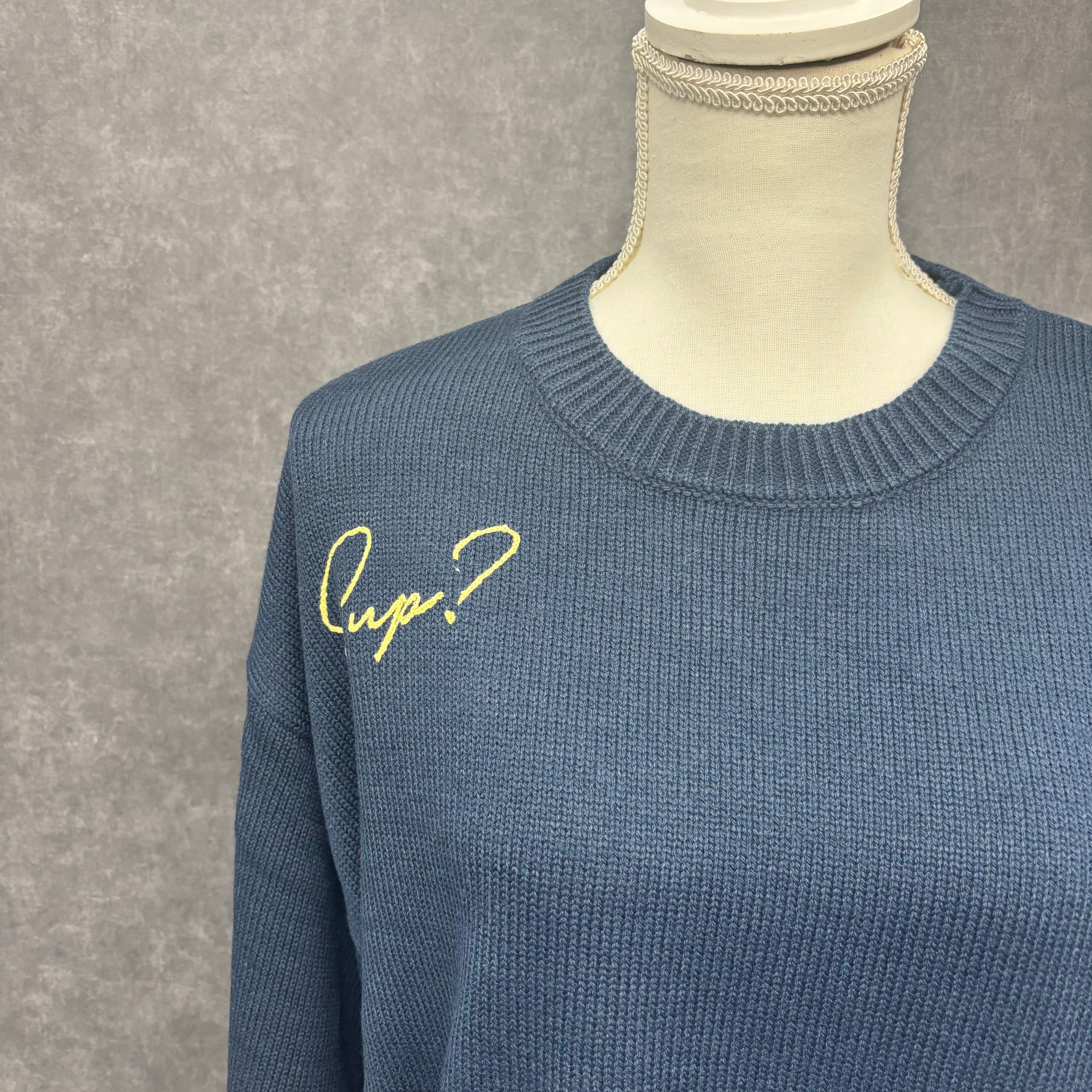 ロゴ刺繍ニットプルオーバー　ネイビー　※1/21-27頃より順次発送予定