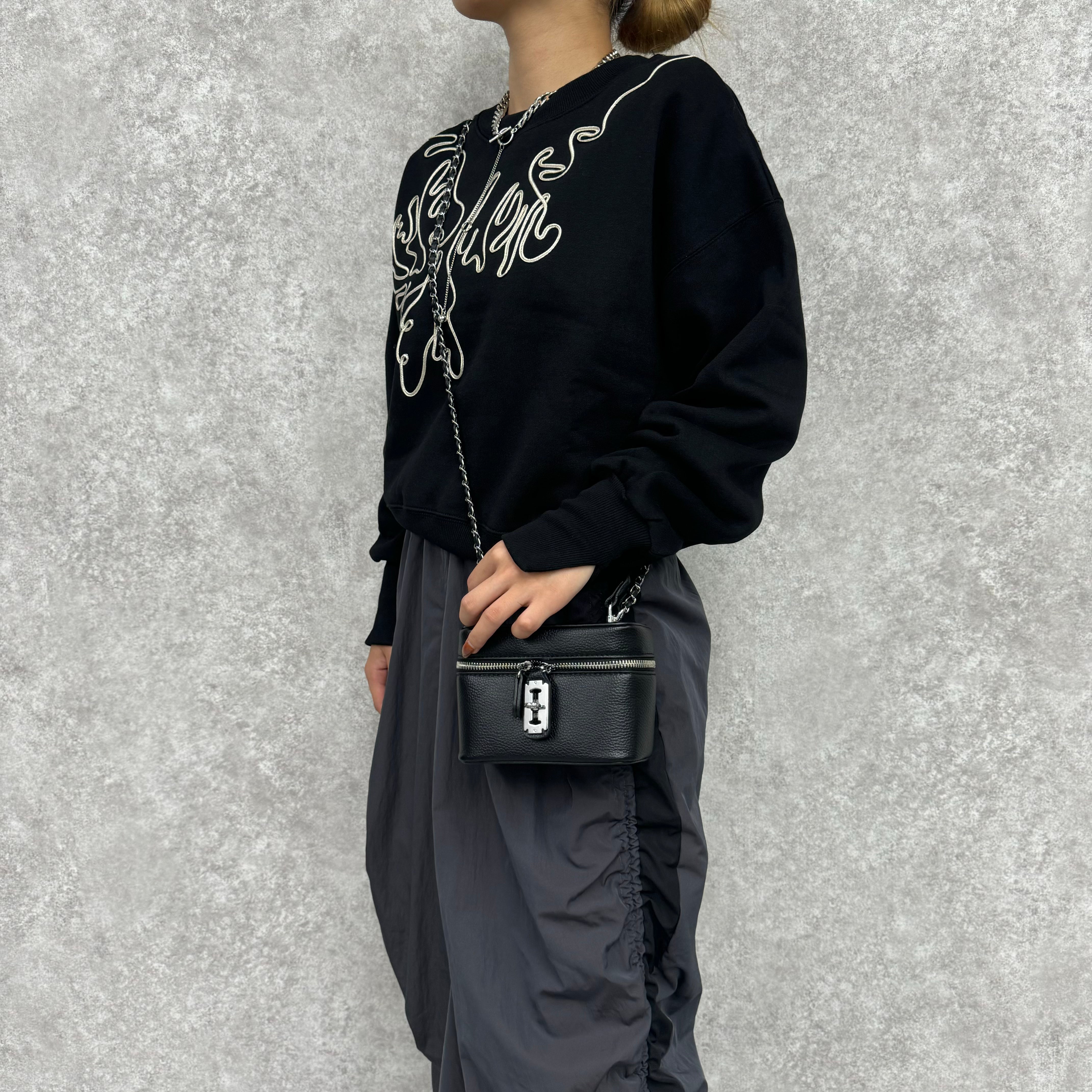 ラメコード刺繍プルオーバー　-ブラック-　※3/19~3/25頃より順次発送予定